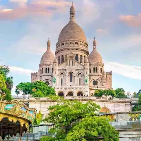 Cozy 1-bedroom With Amenities Near Iconic Montmartre Neighbourhood Parigi