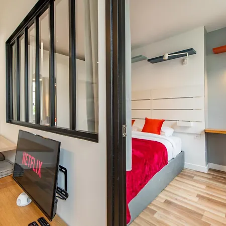 Cozy 1-bedroom With Amenities Near Iconic Montmartre Neighbourhood Parigi